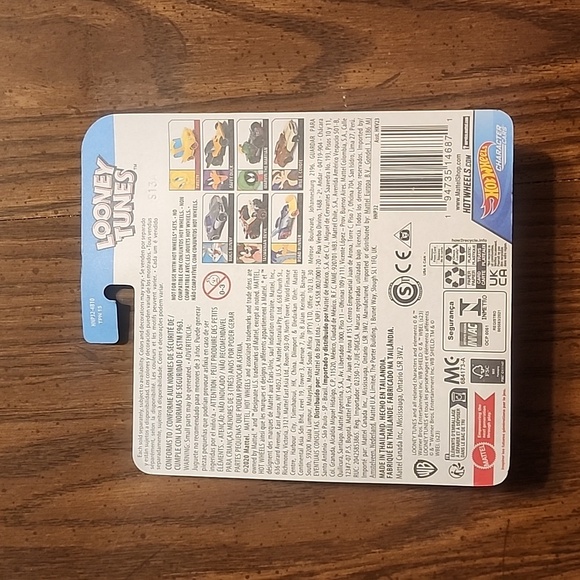 Hot Wheels Character Car -Looney Tunes - #HNP32 Daffy Duck - Picture 5 of 5